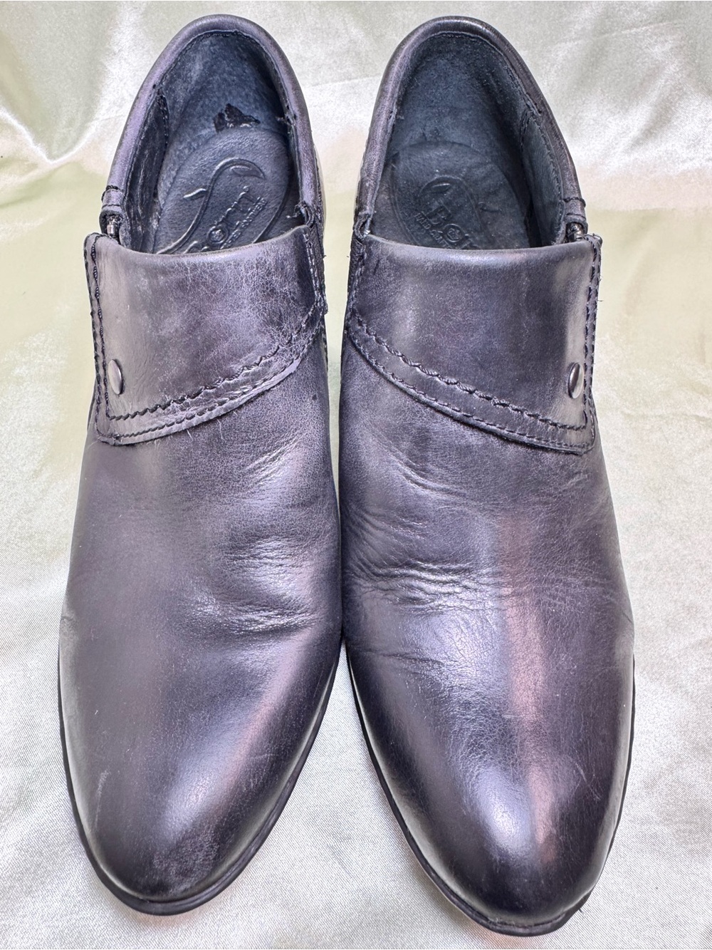 Born Leather Black Ankle Booties with Side Zip Women’s size 7.5 - Picture 2 of 10